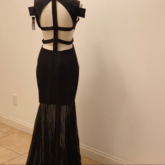 BCBG GOWN - Picture 2 of 4